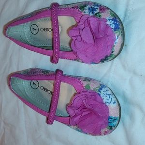 ❤️Cherokee floral pattern ballet slippers. size 7
